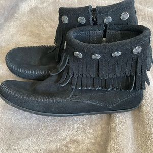 Minnetonka Fringe Zip Boots
